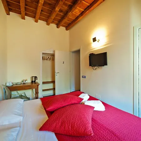 Suburbe Bed & Breakfast
