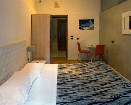 Hotel Twice