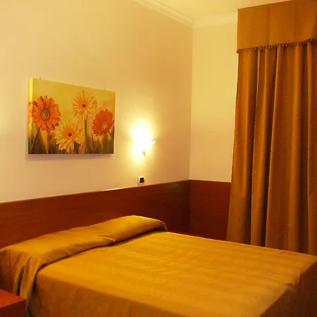 Hotel Everest 2*