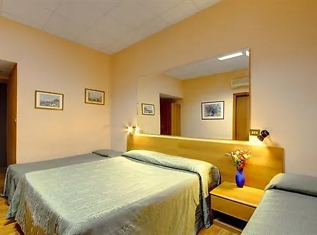 Hotel Urbis 2*