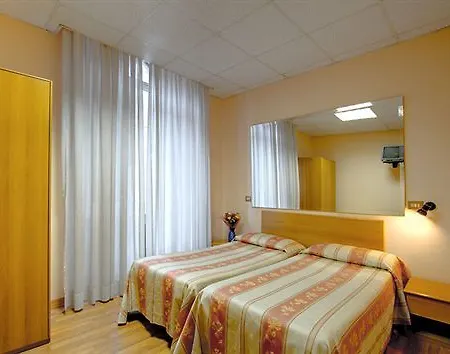 Hotel Urbis 2*