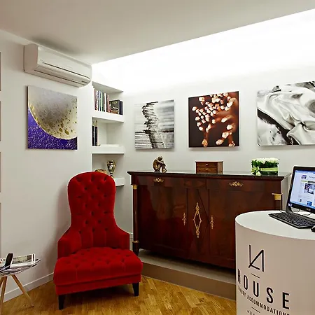 Lahouse By Premium Collection Guest house