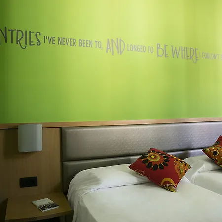The Church Village Otel