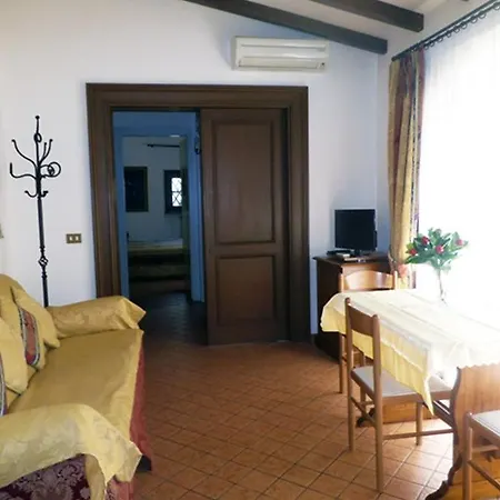 Aparthotel Casale Mostacciano 3*