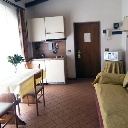 Casale Mostacciano Rome