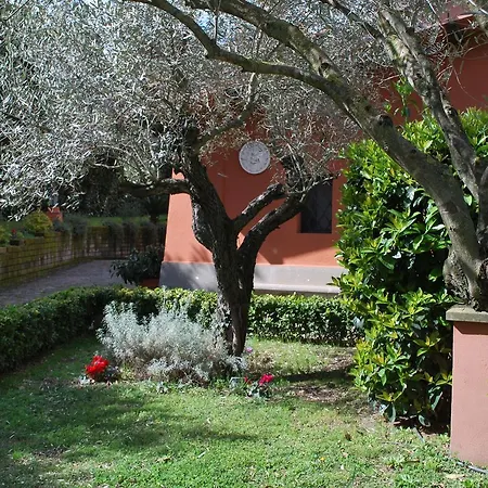 Aparthotel Casale Mostacciano 3*