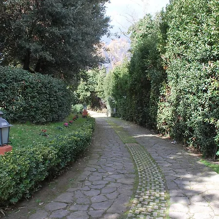Casale Mostacciano 3* Rome