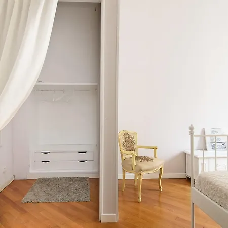 Crystal House Apartment