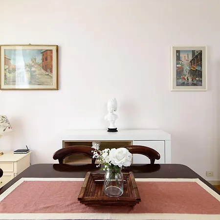 Crystal House Apartment