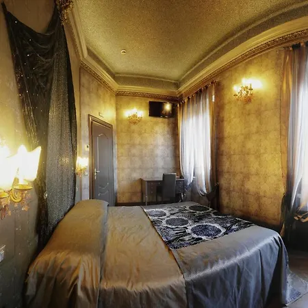 Antica Dimora Delle Cinque Lune Rome