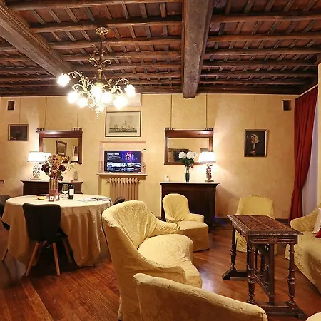 La Casa Dell'orologio Di Palazzo Berardi * Roma