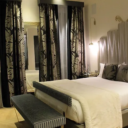 Torre Argentina Relais - Residenze Di Charme בית הארחה
