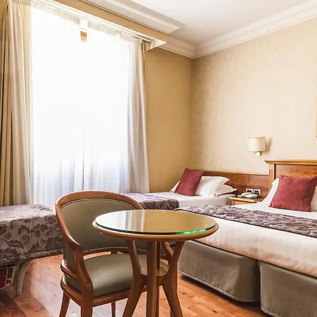 Hotel Giolli Nazionale Řím
