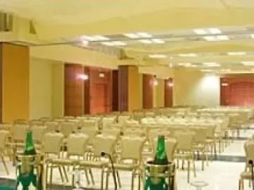 Appia Park מלון 4*