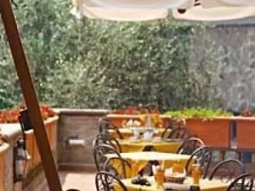 Appia Park מלון 4*