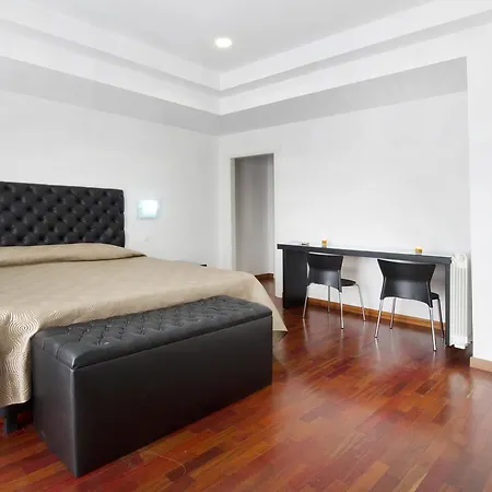 Quadrifoglio Eur Hotel
