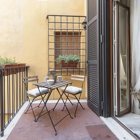 Awesome Duplex In Campo De' Fiori Area Appartement Rome