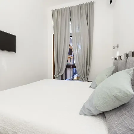 Apartment Awesome Duplex In Campo De' Fiori Area *