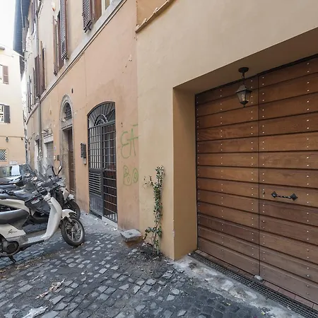 Awesome Duplex In Campo De' Fiori Area Appartement *