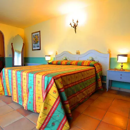 Relais La Canfora Guest house 2*