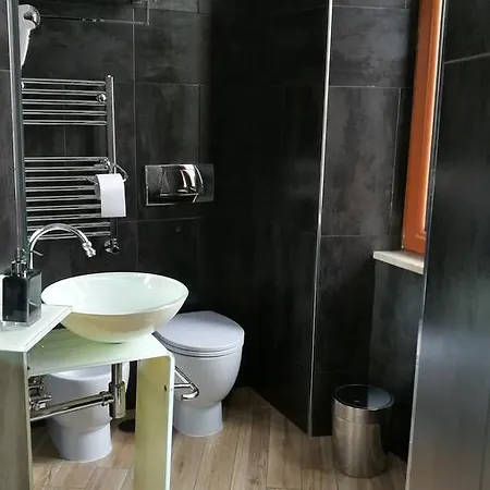 Alojamento de Acomodação e Pequeno-almoço Luxury Savini 2*