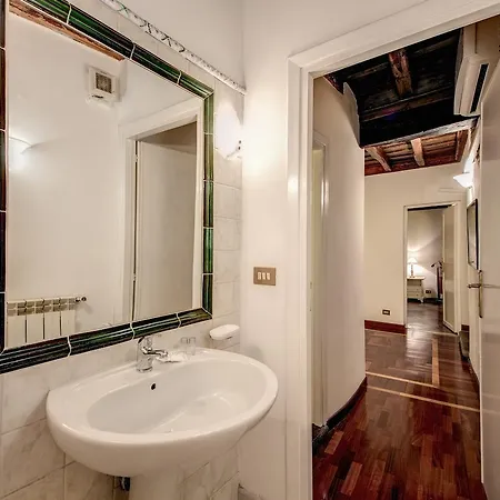 Piazza Navona Apartment