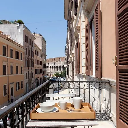 Santi Quattro Al Colosseo Bed & Breakfast 2*