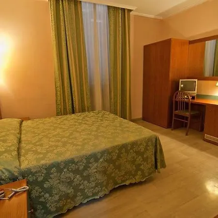 Hotel Center 2 3*