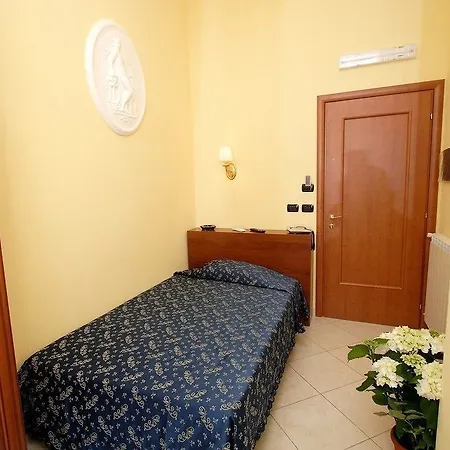 Caroline 2* Rome
