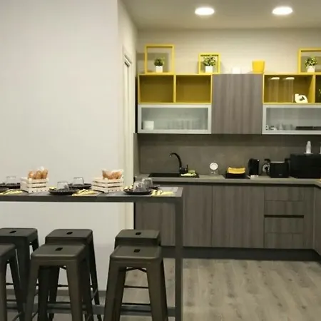 Bed & Breakfast Sensation House