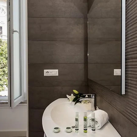 Navona Luxury 2*