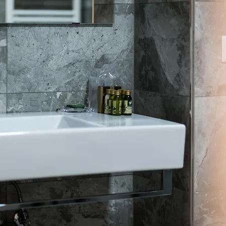 Vinci House 3* Rome