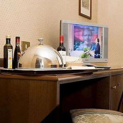 Appia Park מלון 4*