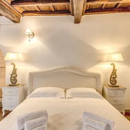 Piazza Navona Apartment Rome