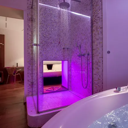 Suitesistina For Brave Lovers Bed & Breakfast Roma