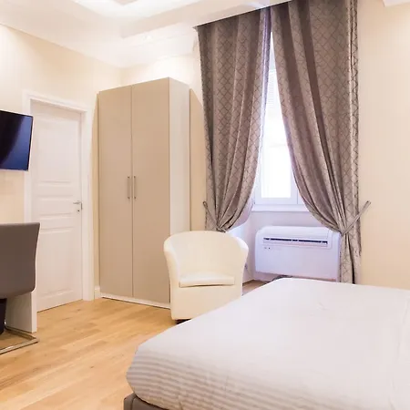 Nazionale Palace Guest house