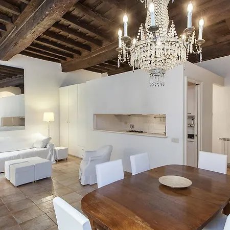Apartment Teatro Pace