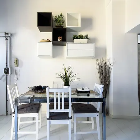 White Terrace Ostilia Apartamento