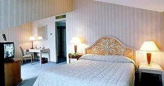 Hotel Courtyard By Marriott Park Roma