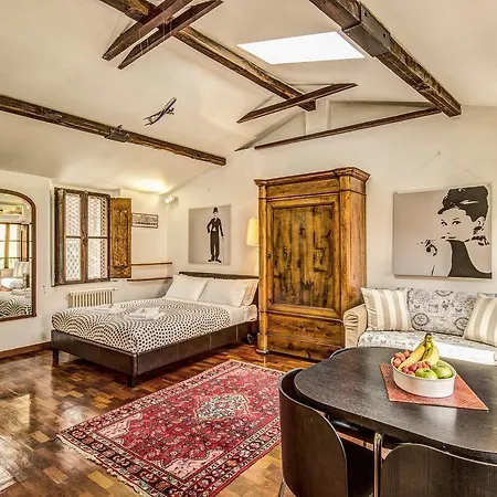 Apartment Homehouse Garofano - Rione Monti - Colosseum *