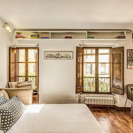 Homehouse Garofano - Rione Monti - Colosseum Apartment Rome
