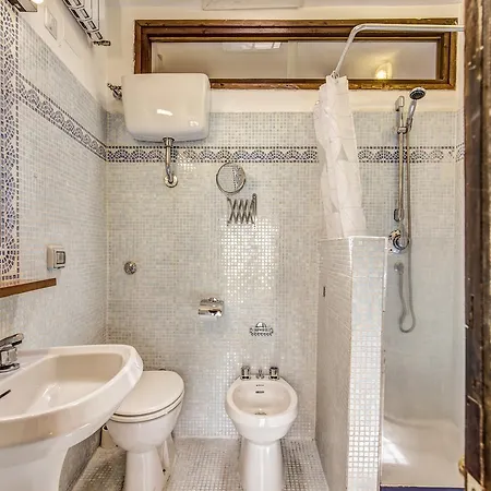 Homehouse Garofano - Rione Monti - Colosseum Apartment *