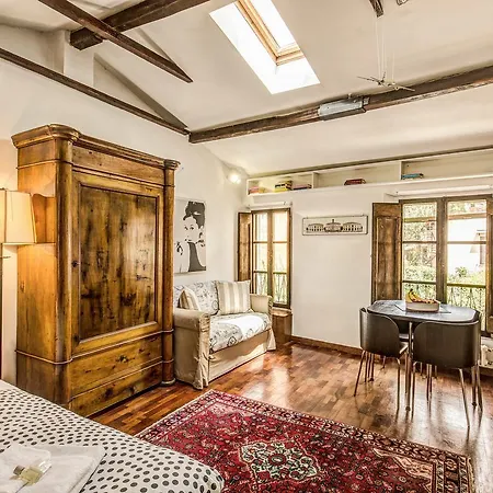 Apartment Homehouse Garofano - Rione Monti - Colosseum