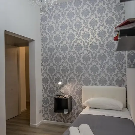 Inside 2* Roma