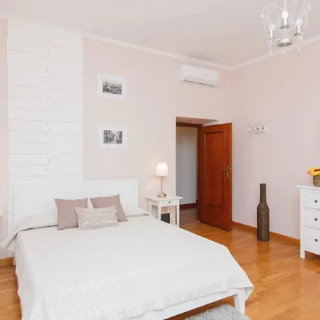 Apartment Florje House Rome