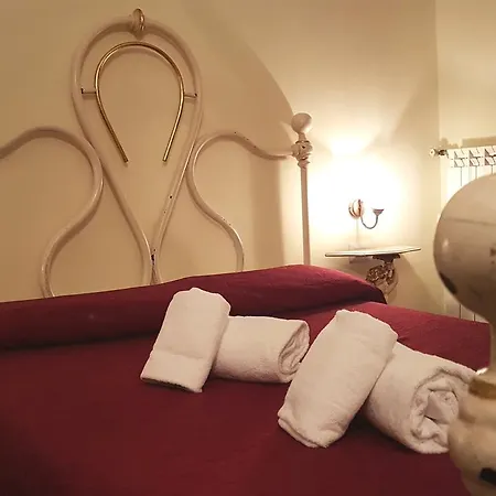 Dimora Storica Urbana Guest house 3*