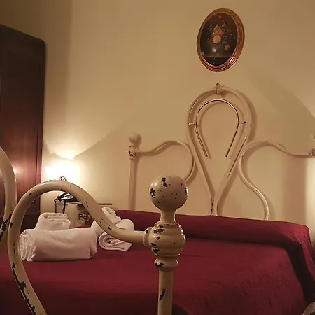 Dimora Storica Urbana Guest house 3*