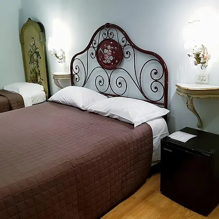 Margaret Hotel 2*