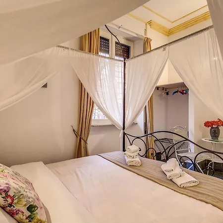 Colosseo Romeo Bed & Breakfast