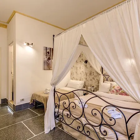 Colosseo Romeo Bed & Breakfast Rome